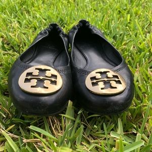 Tory Burch Flats w/ Gold Medallion (Black)